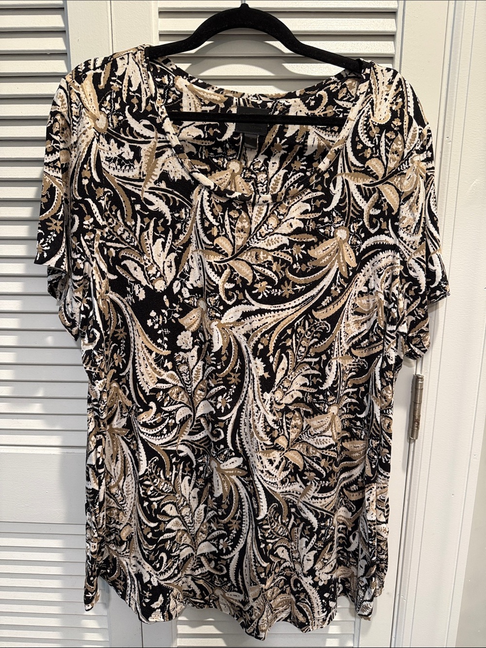 JM Collection Women’s Black & Tan Short Sleeve Top